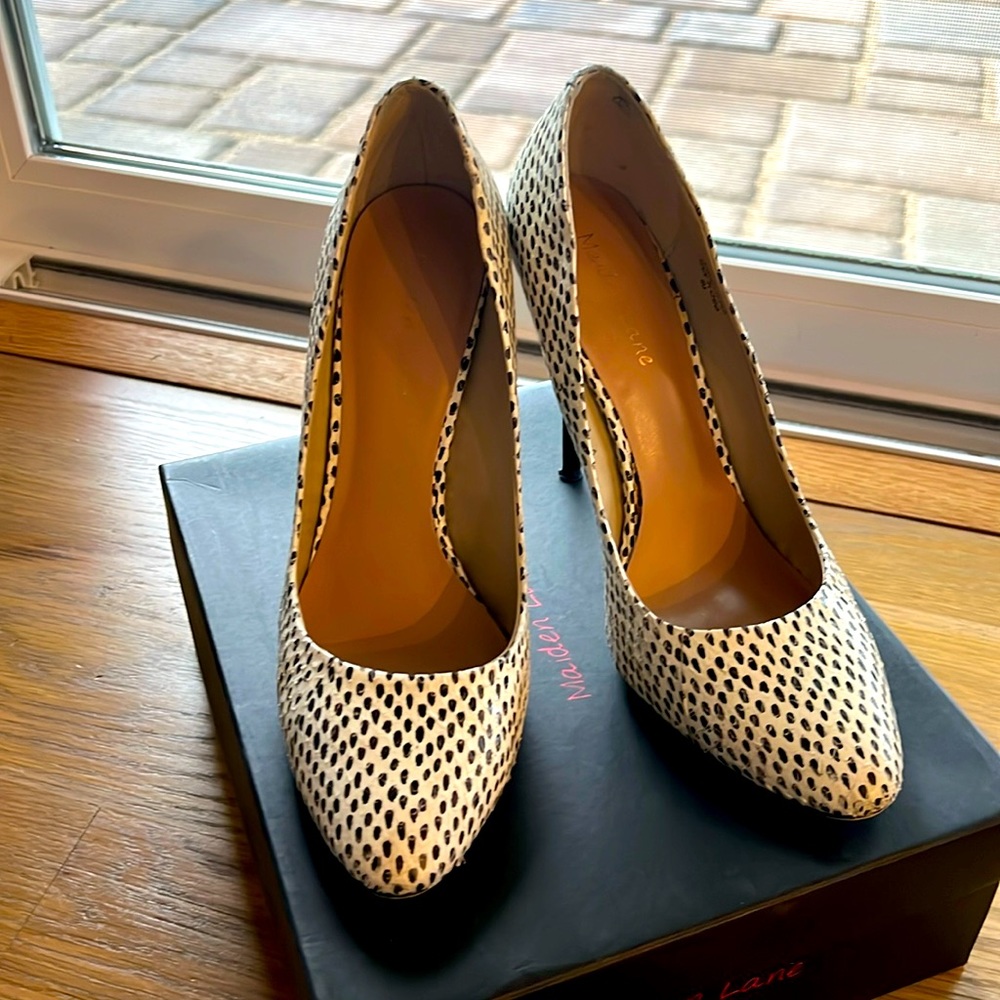 Maiden Lane Alexis Basic Pump White / Black Polka Dot Snake Leather